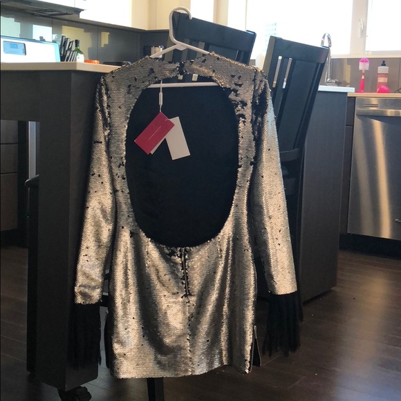 Vatanika Matt Grey Sequin Lace Trim Mini Dress - Picture 3 of 4